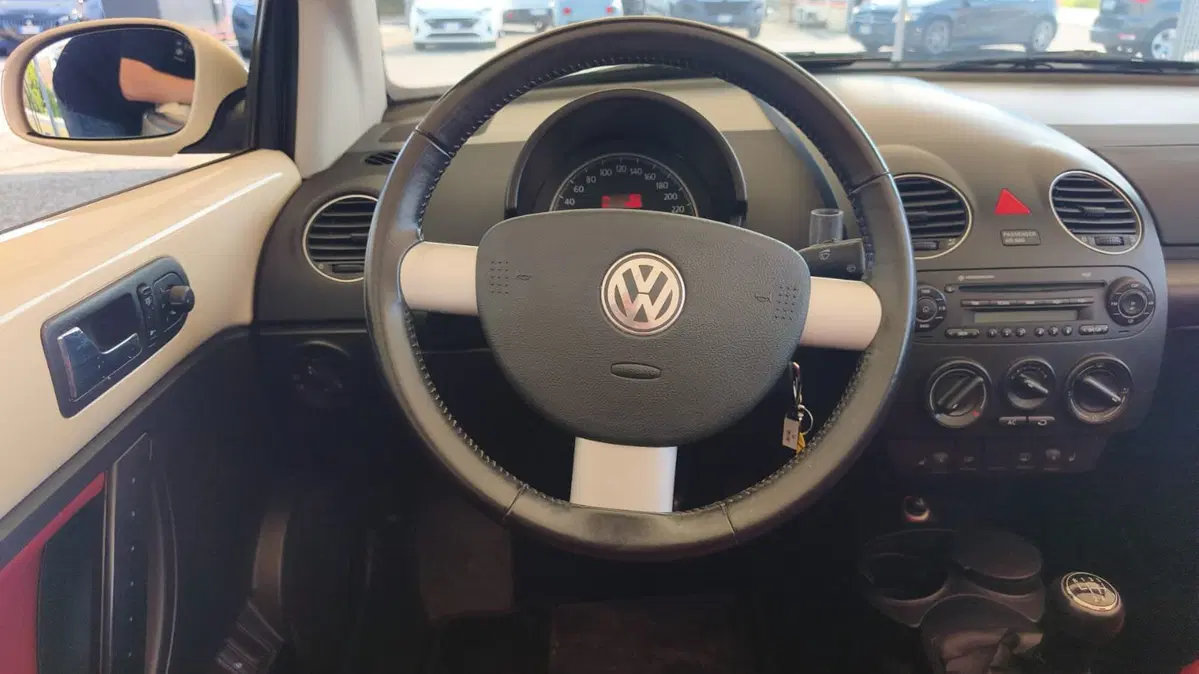Volkswagen New Beetle Cabrio usata a Firenze (15)
