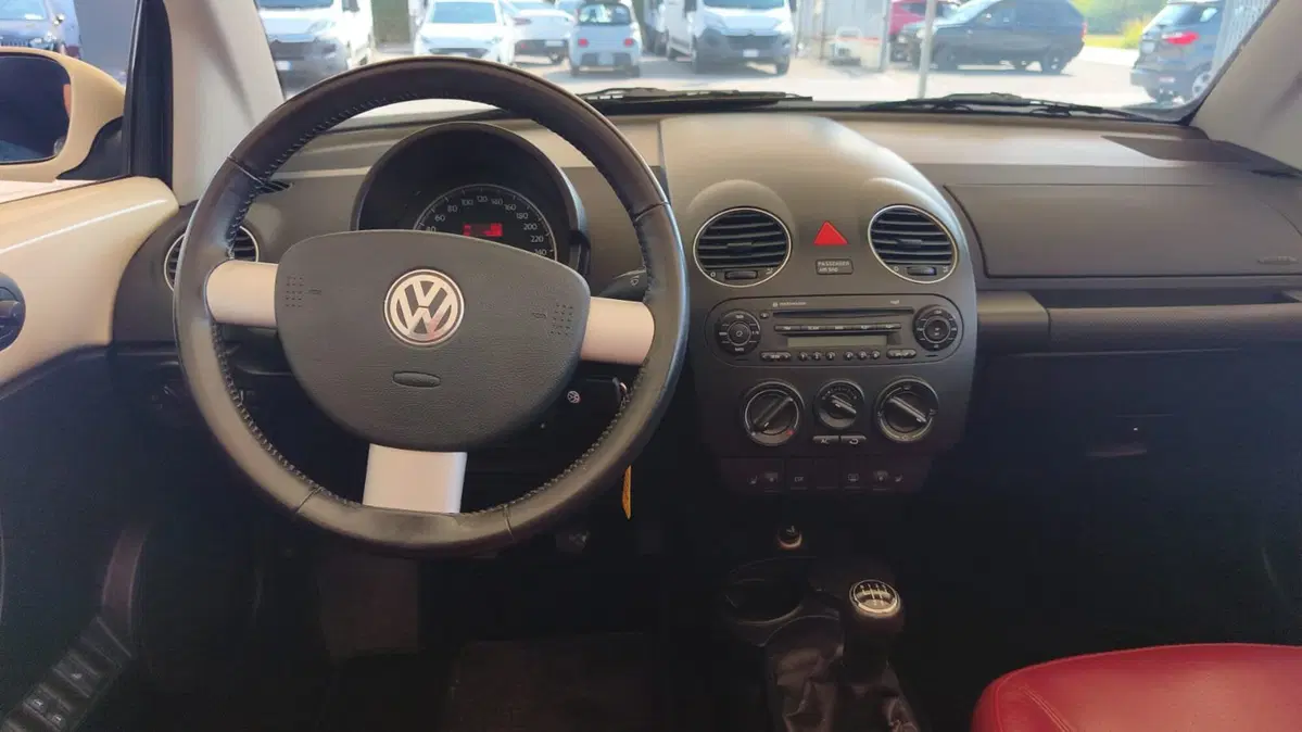 Volkswagen New Beetle Cabrio usata a Firenze (18)