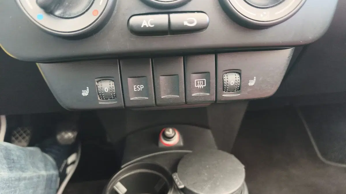 Volkswagen New Beetle Cabrio usata a Firenze (20)