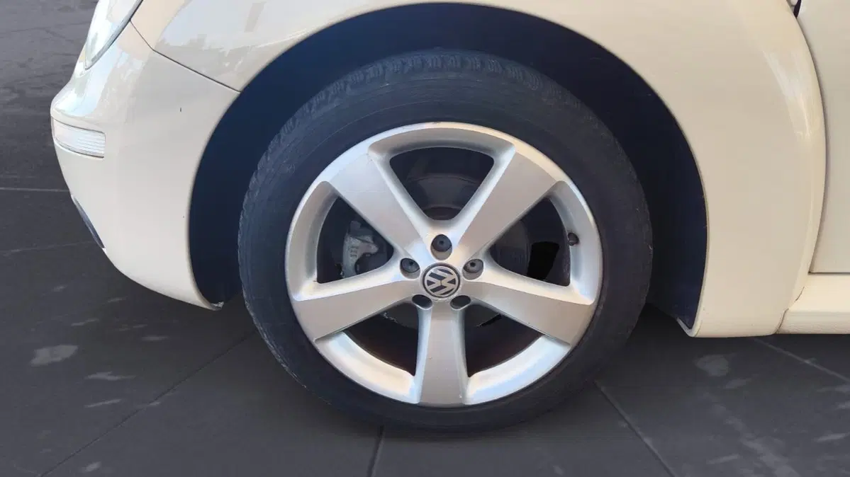 Volkswagen New Beetle Cabrio usata a Firenze (5)