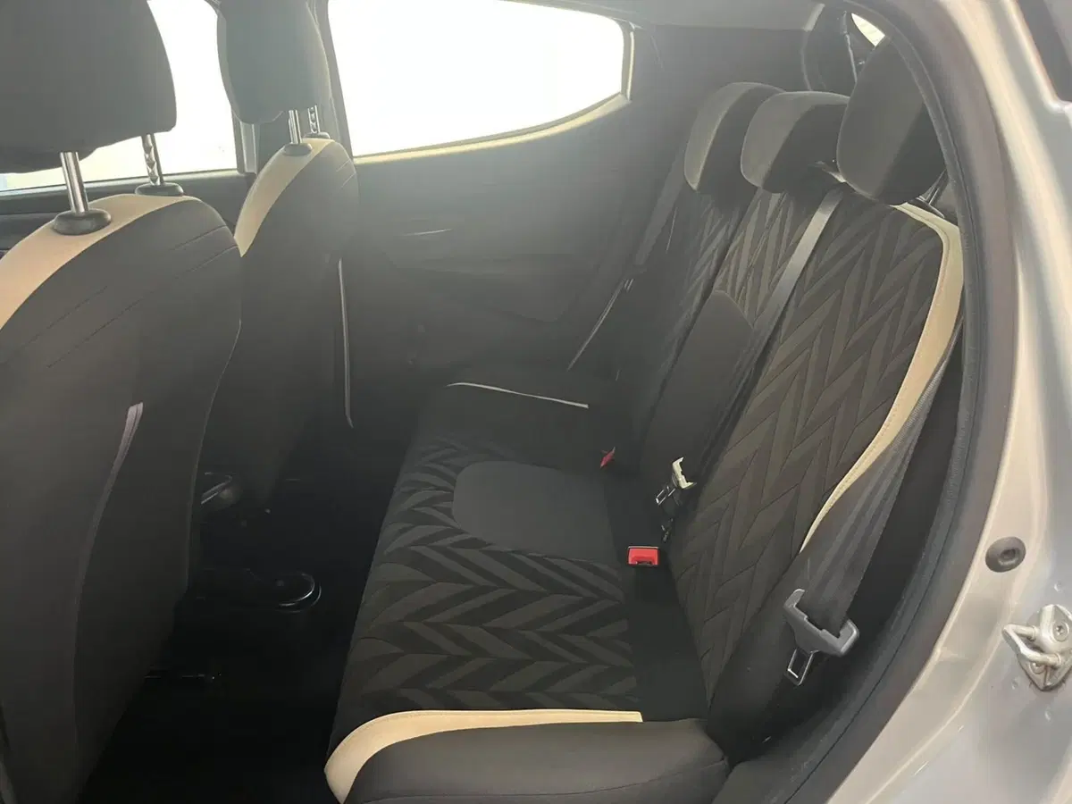 Lancia Ypsilon usata a Lucca (11)