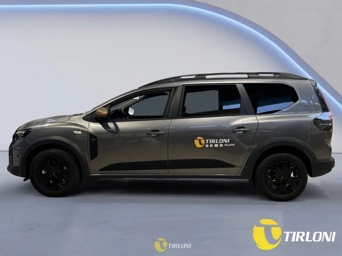 Dacia Jogger usata a Milano (8)