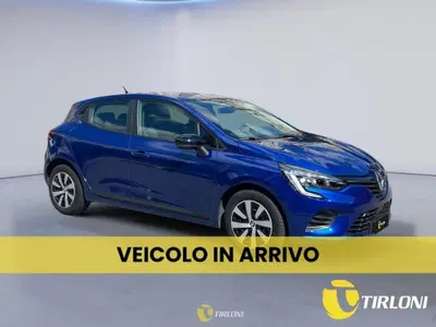 Renault Clio Full Hybrid E-Tech 145 CV 5 porte Equilibre del 2023 usata a Milano