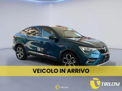 Renault Arkana Hybrid E-Tech 145 CV Techno del 2023 usata a Milano