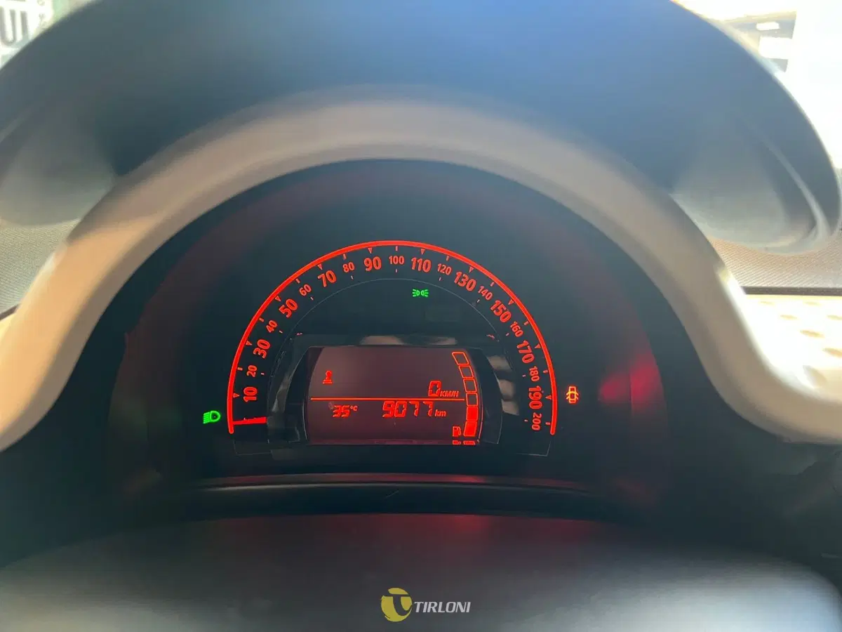 Renault Twingo usata a Milano (6)