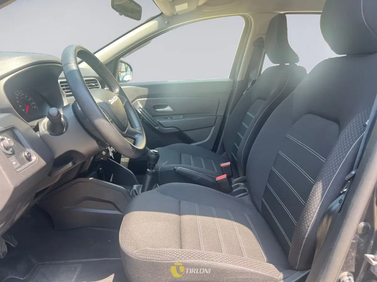 Dacia Duster usata a Milano (10)