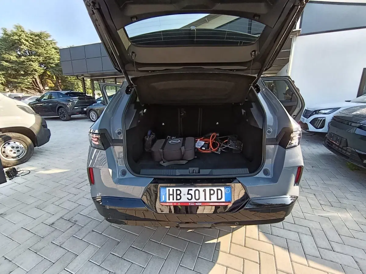 Opel Grandland usata a Massa-Carrara (19)