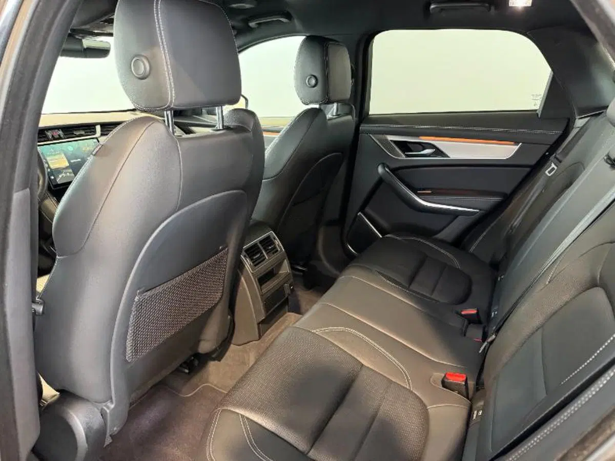 Jaguar F-Pace usata a Venezia (13)
