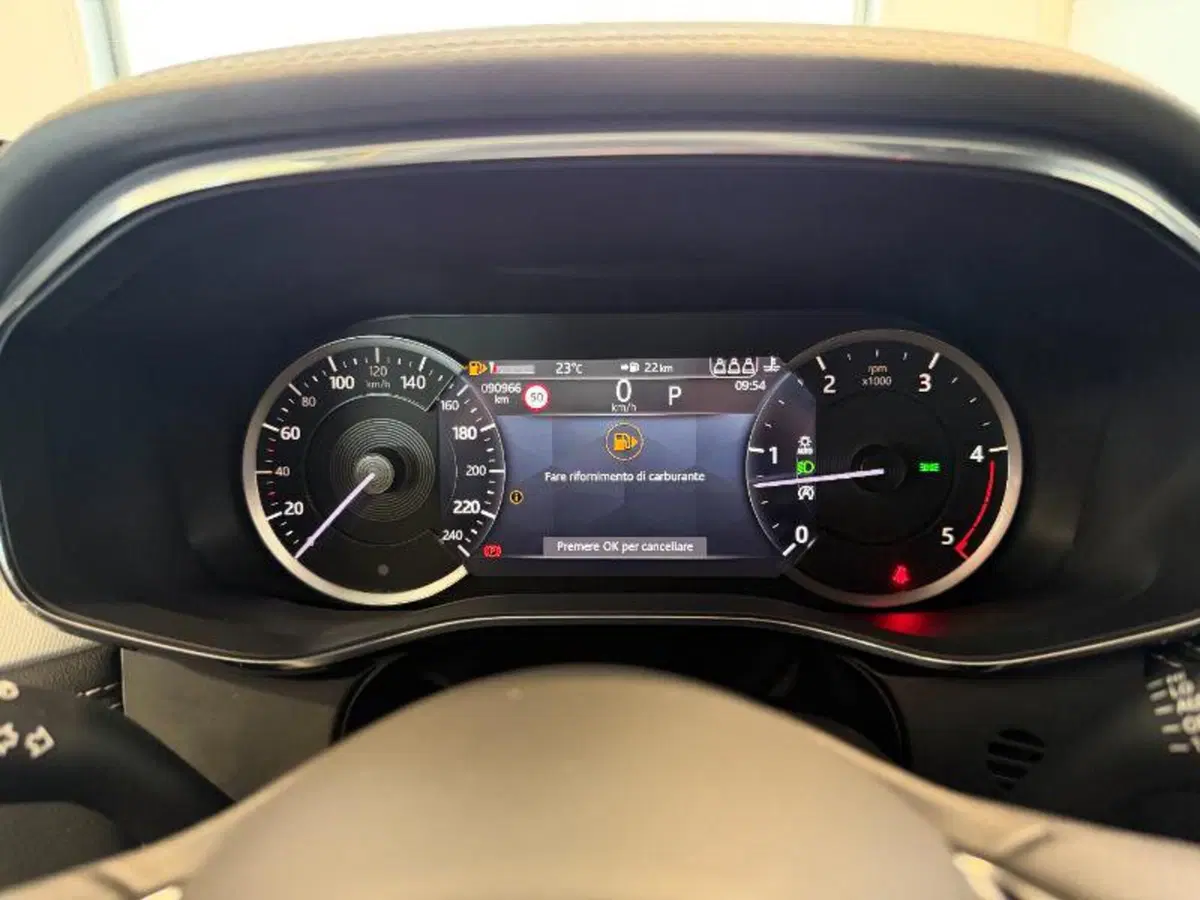 Jaguar F-Pace usata a Venezia (18)