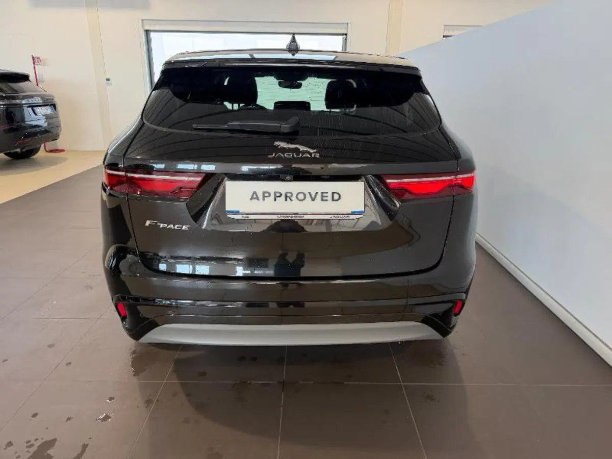 Jaguar F-Pace usata a Venezia (4)