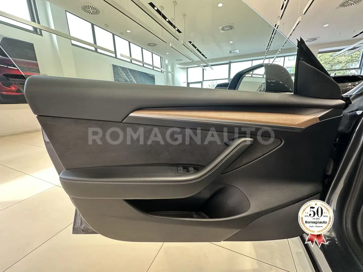 Tesla Model 3 usata a Forlì-Cesena (10)