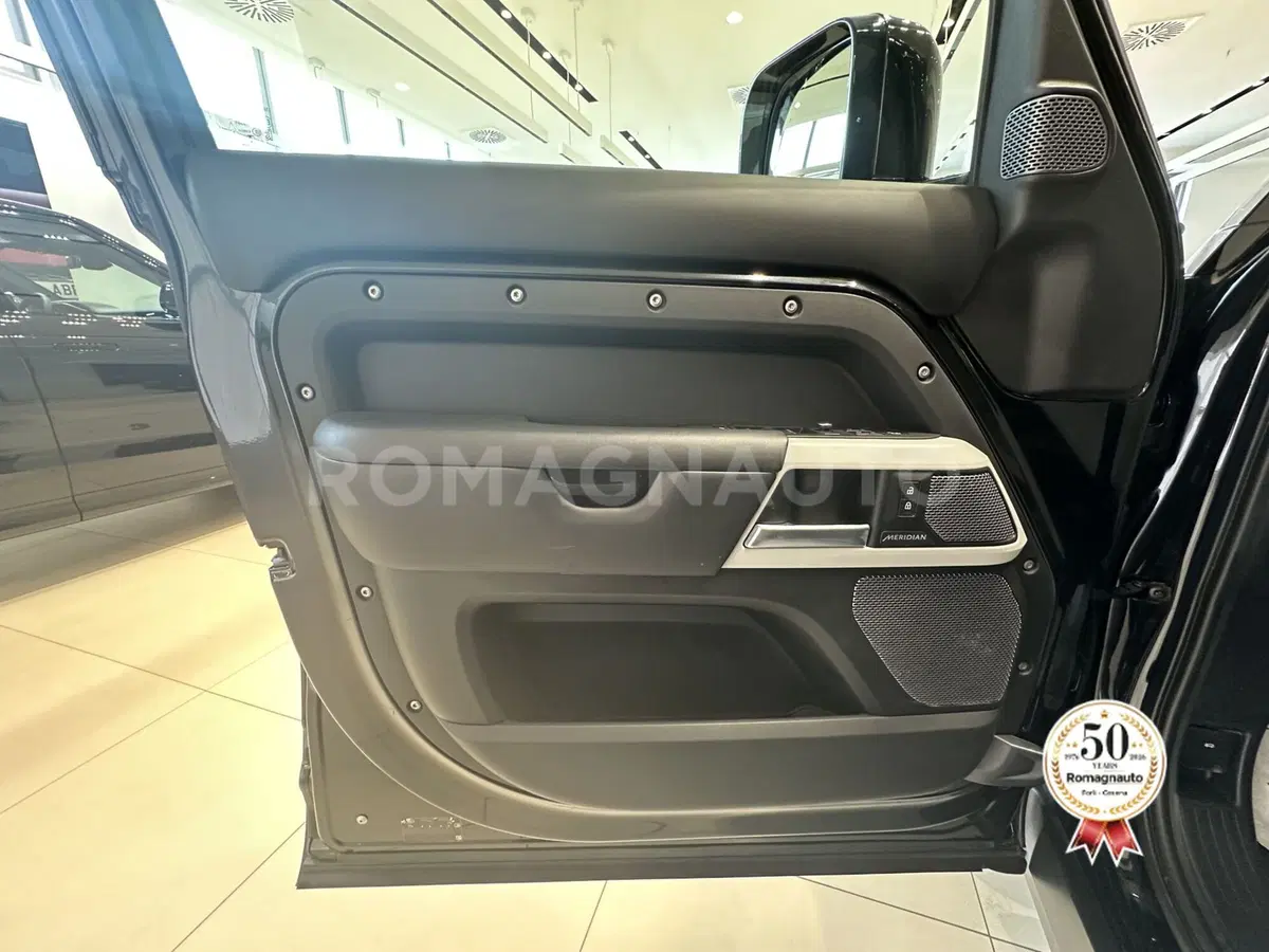 Land Rover Defender usata a Forlì-Cesena (15)