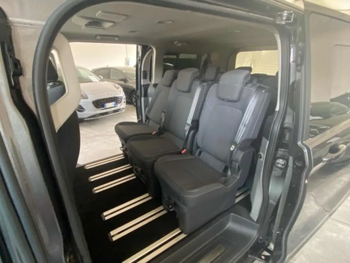 Ford Tourneo Custom usata a Bologna (14)