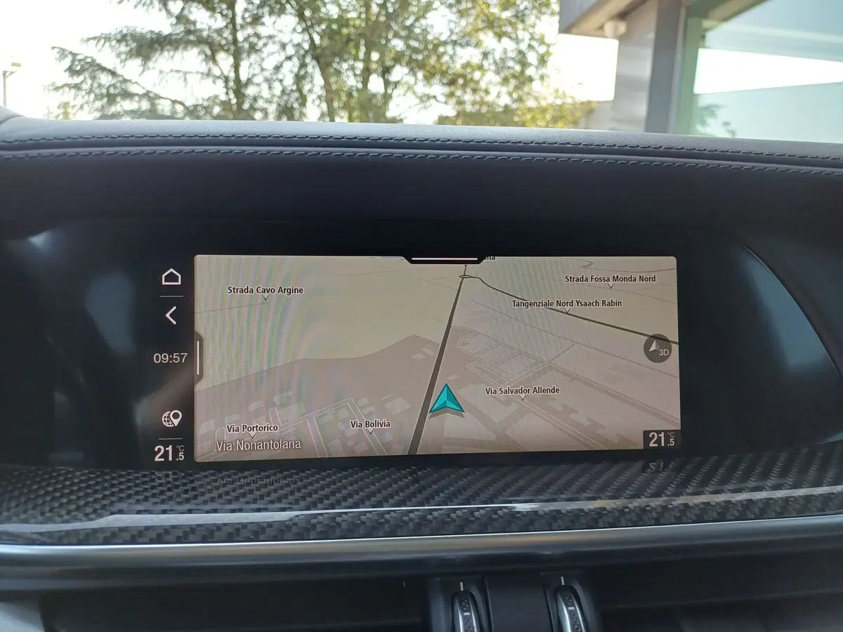 Alfa Romeo Stelvio usata a Modena (14)