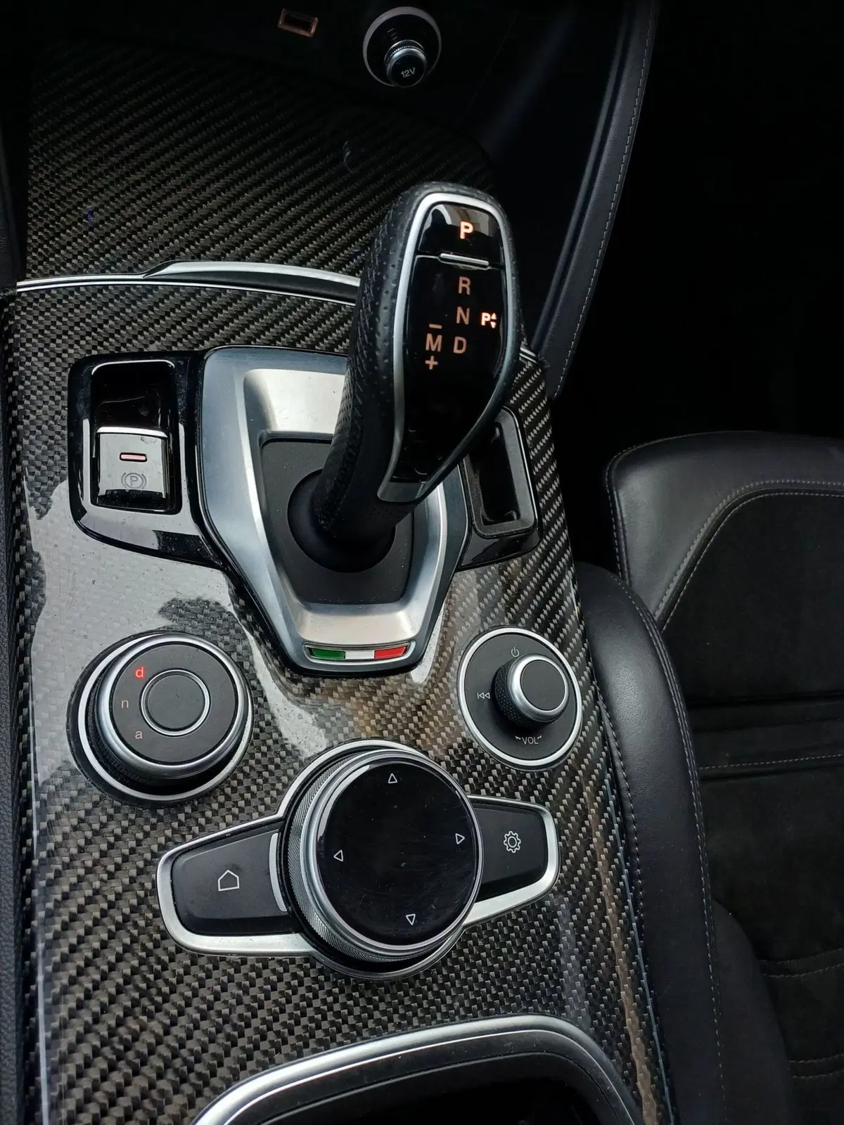 Alfa Romeo Stelvio usata a Modena (15)
