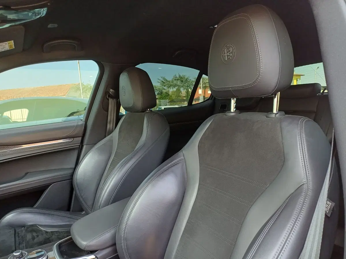 Alfa Romeo Stelvio usata a Modena (16)