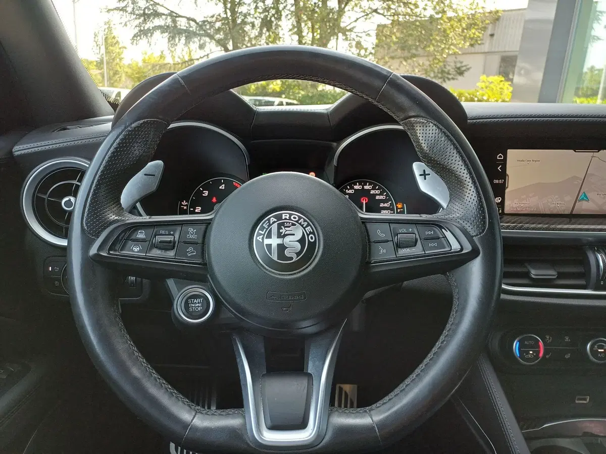 Alfa Romeo Stelvio usata a Modena (18)