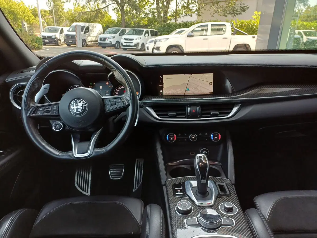 Alfa Romeo Stelvio usata a Modena (19)