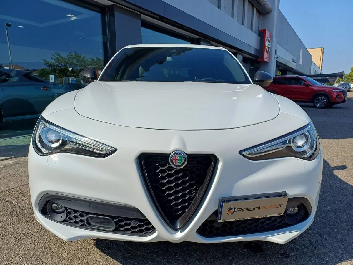 Alfa Romeo Stelvio usata a Modena (6)