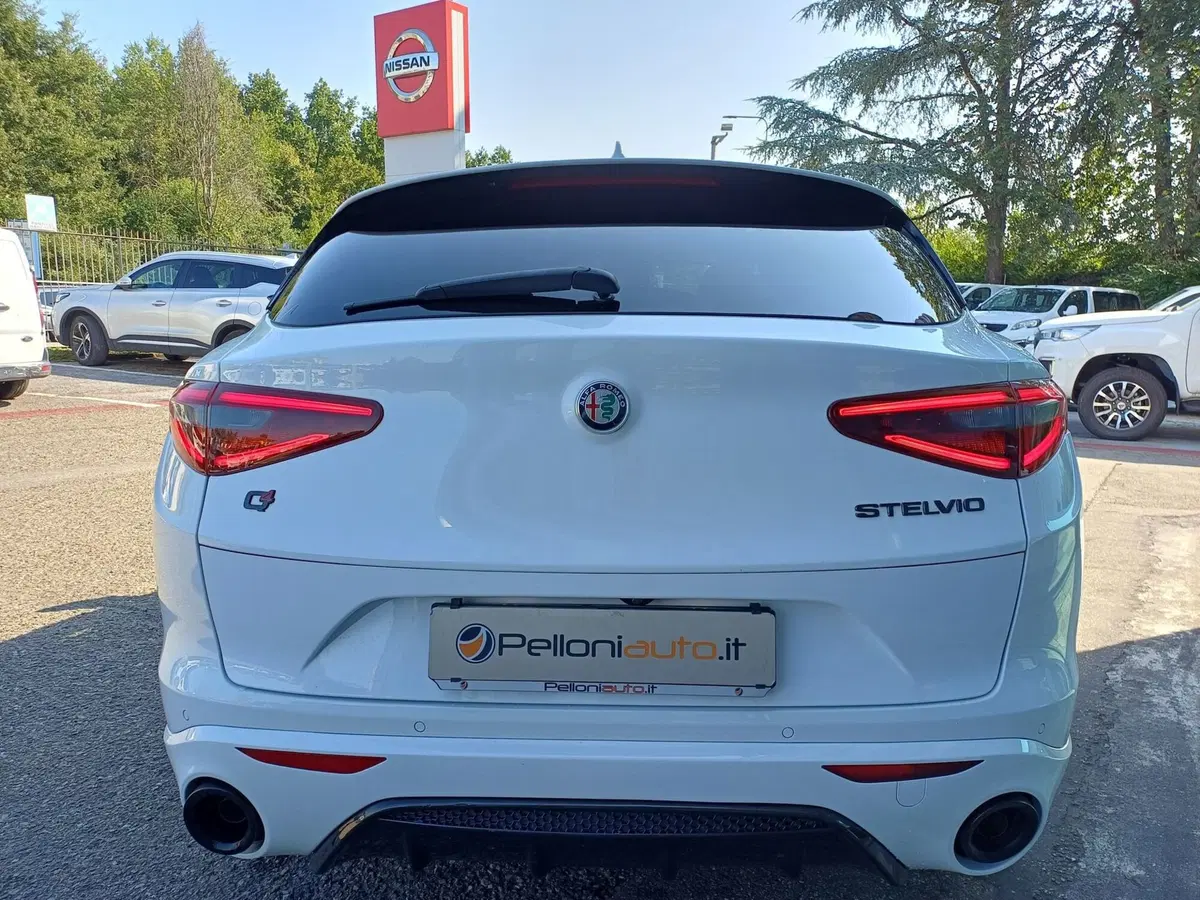 Alfa Romeo Stelvio usata a Modena (9)
