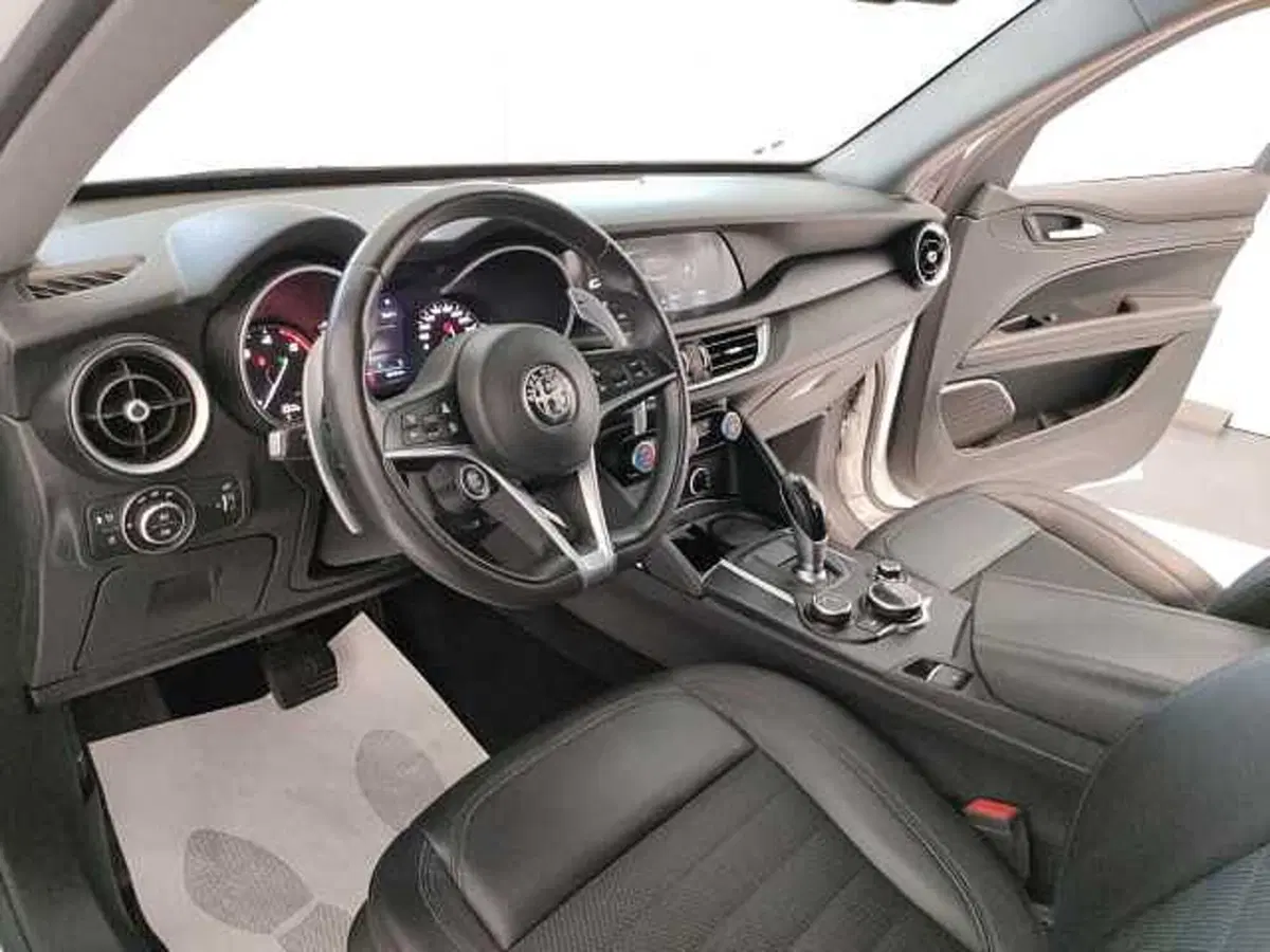 Alfa Romeo Stelvio usata a Teramo (11)