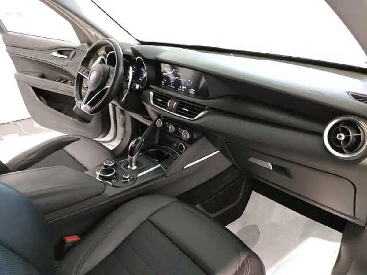 Alfa Romeo Stelvio usata a Teramo (12)
