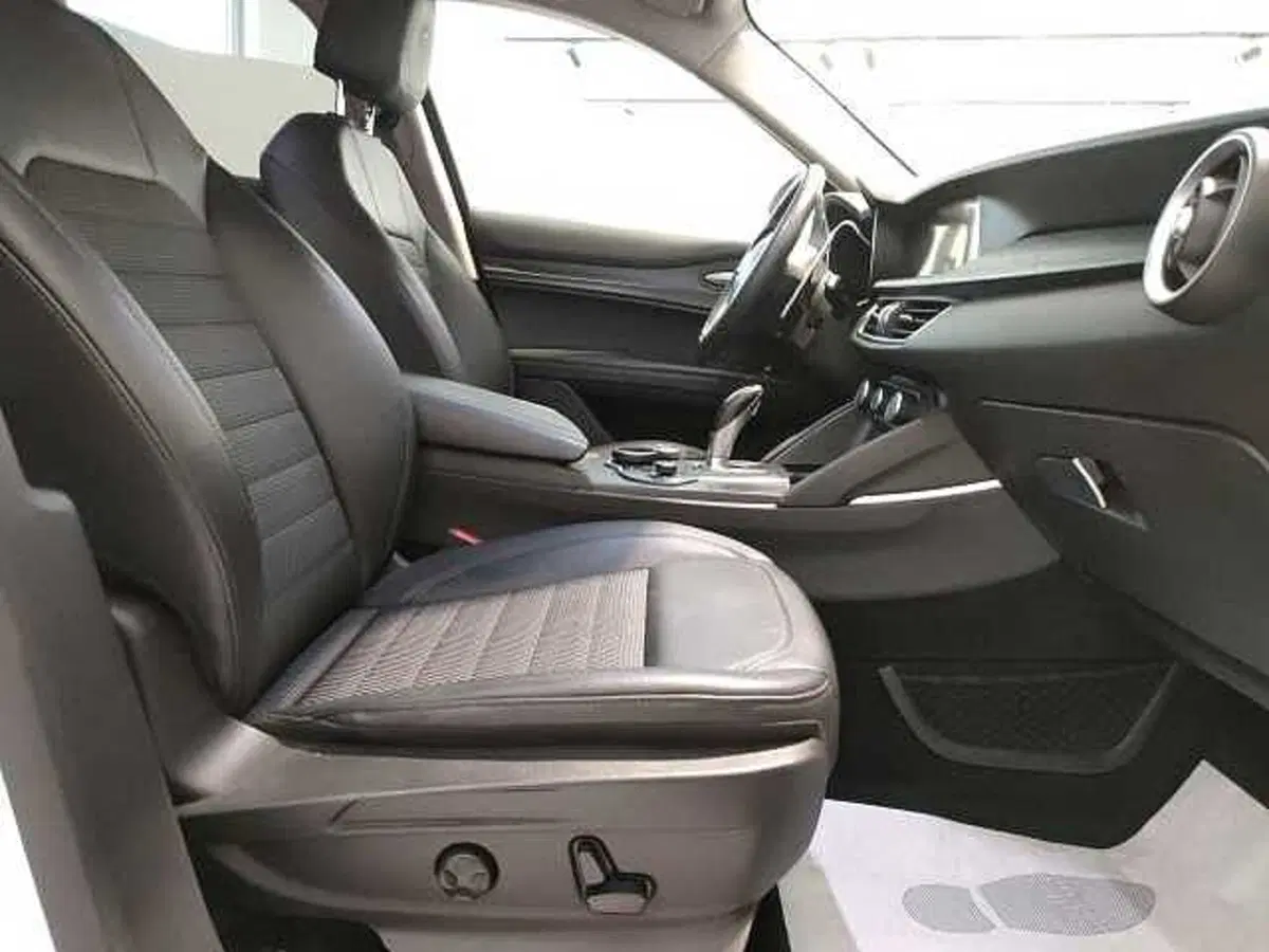 Alfa Romeo Stelvio usata a Teramo (15)