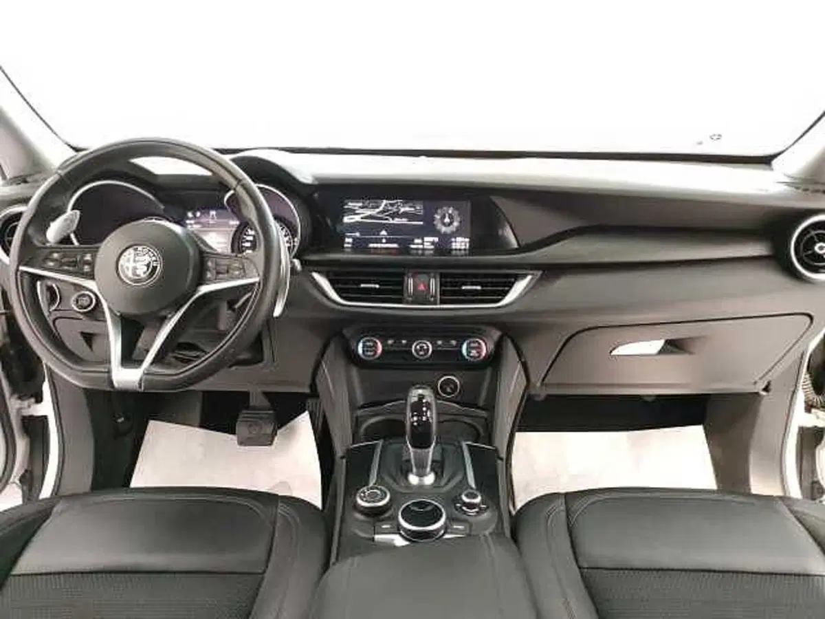Alfa Romeo Stelvio usata a Teramo (16)