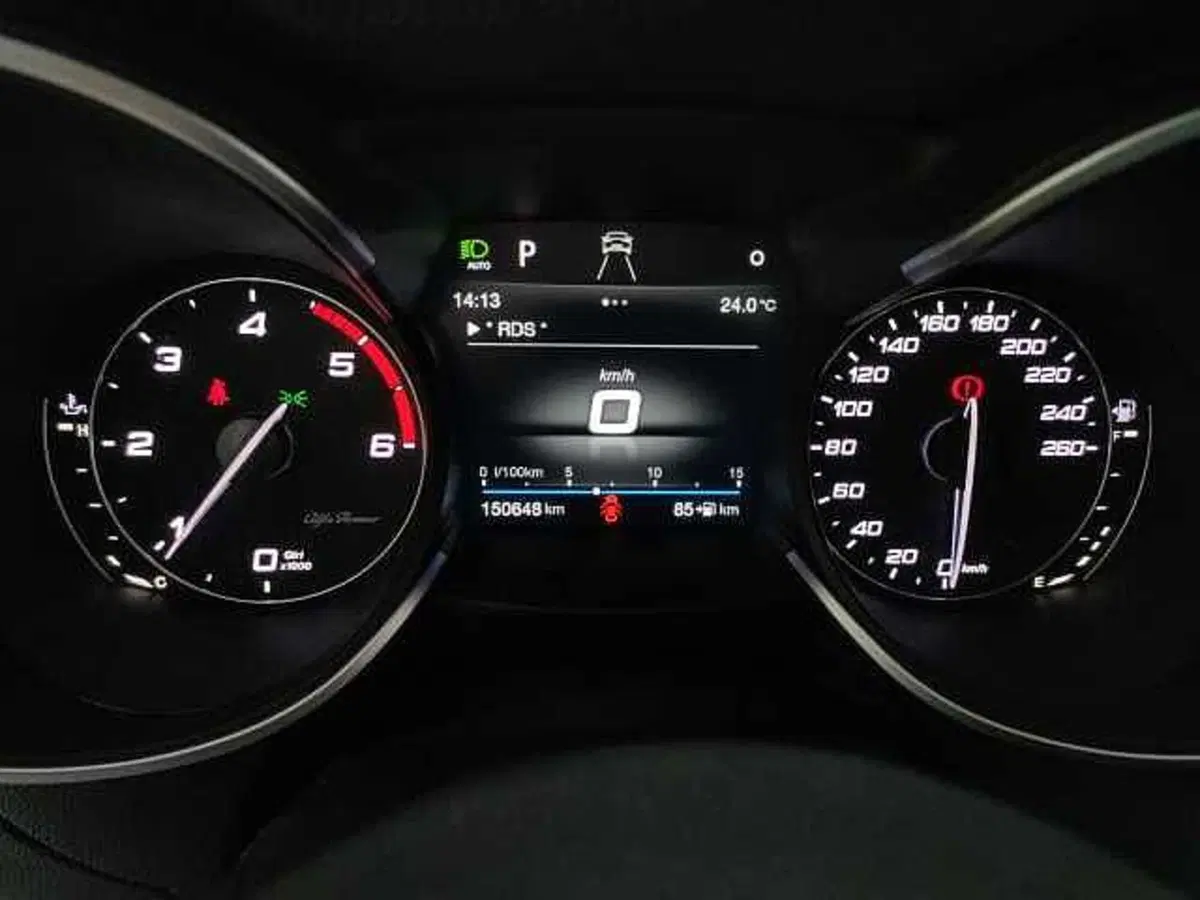 Alfa Romeo Stelvio usata a Teramo (18)