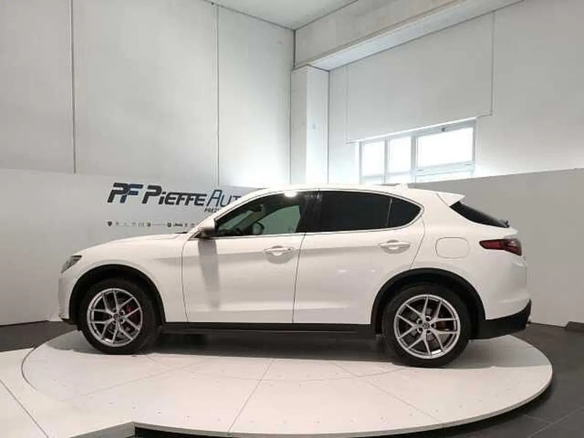Alfa Romeo Stelvio usata a Teramo (2)