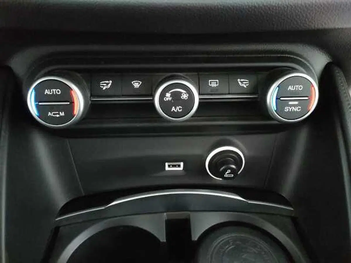 Alfa Romeo Stelvio usata a Teramo (20)