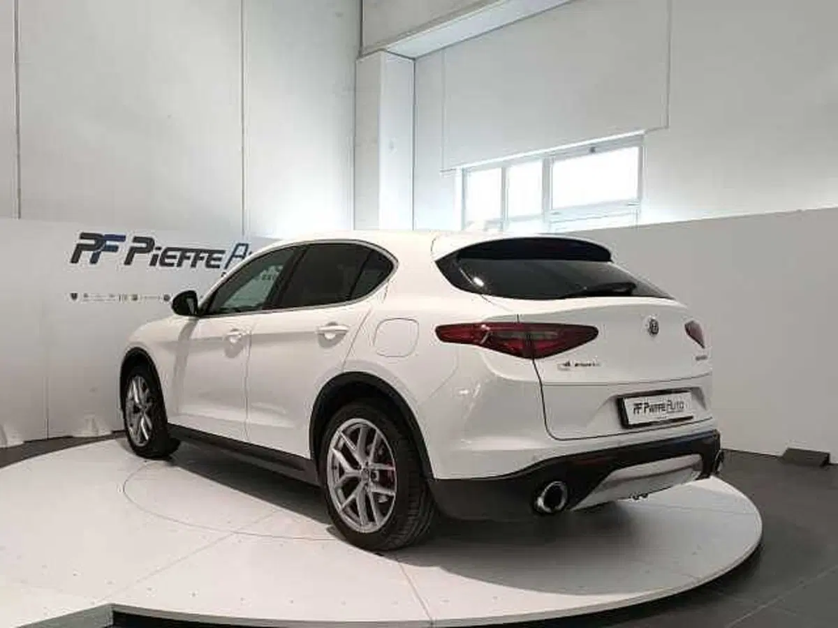 Alfa Romeo Stelvio usata a Teramo (3)