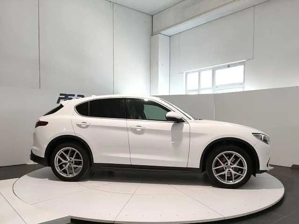 Alfa Romeo Stelvio usata a Teramo (5)