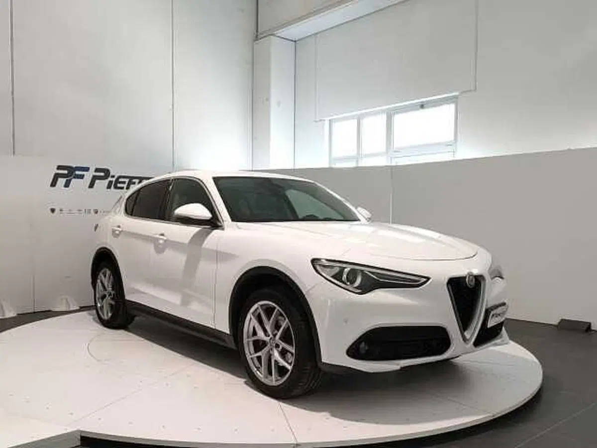 Alfa Romeo Stelvio usata a Teramo (6)