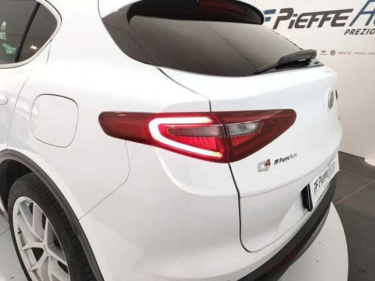 Alfa Romeo Stelvio usata a Teramo (8)