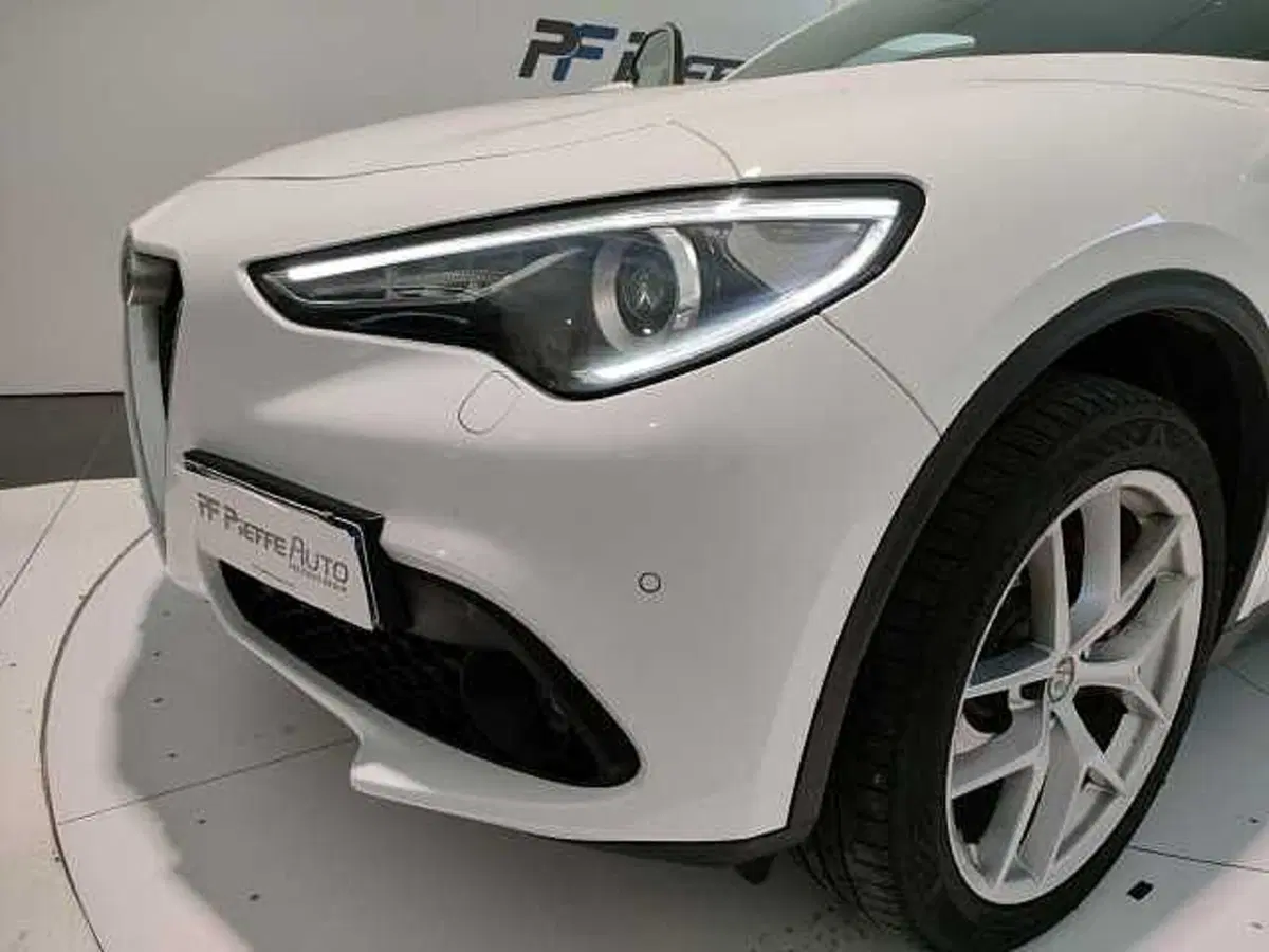 Alfa Romeo Stelvio usata a Teramo (9)