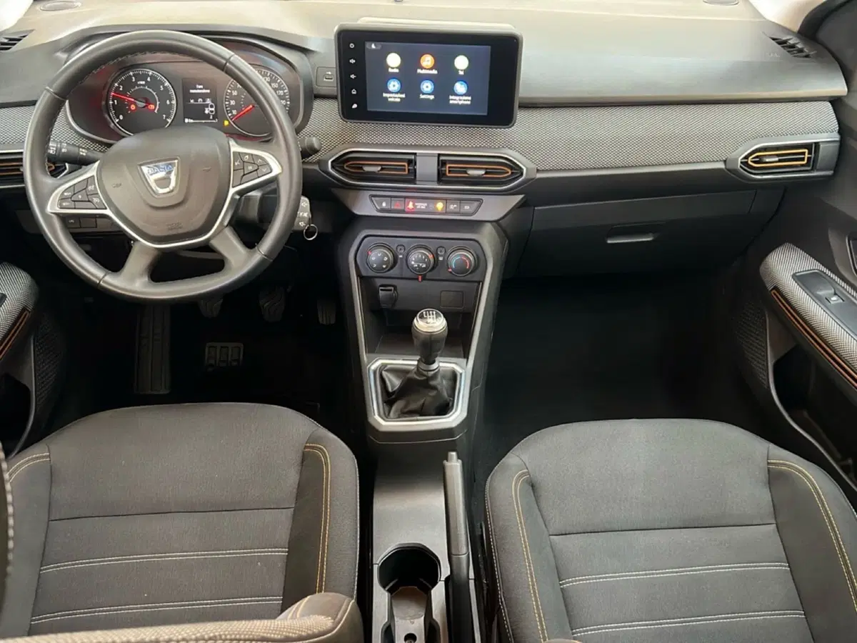 Dacia Sandero usata a Roma (11)