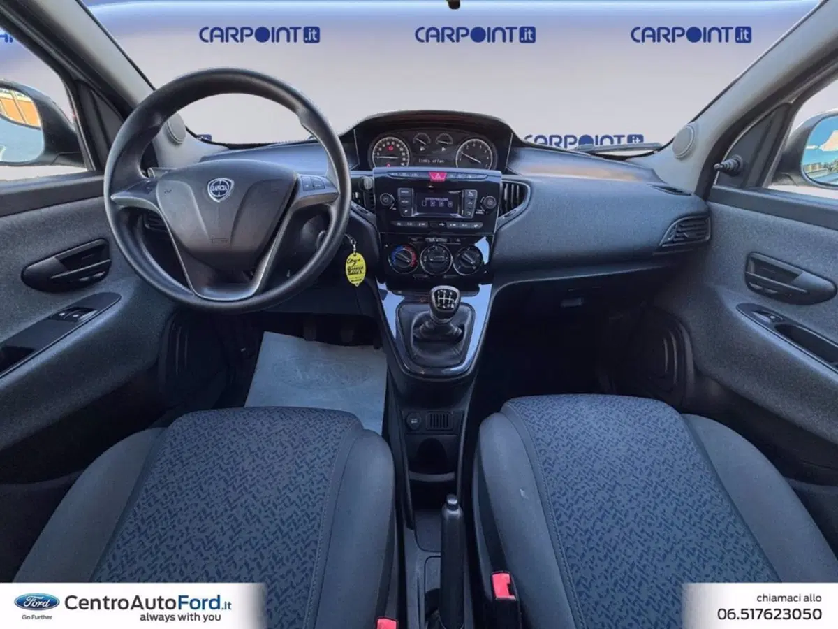 Lancia Ypsilon usata a Roma (10)