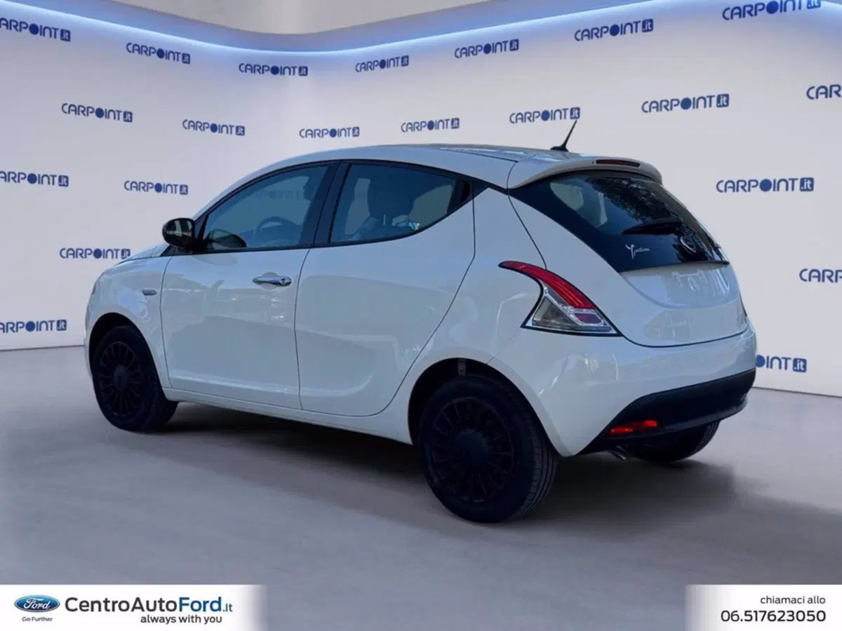 Lancia Ypsilon usata a Roma (3)