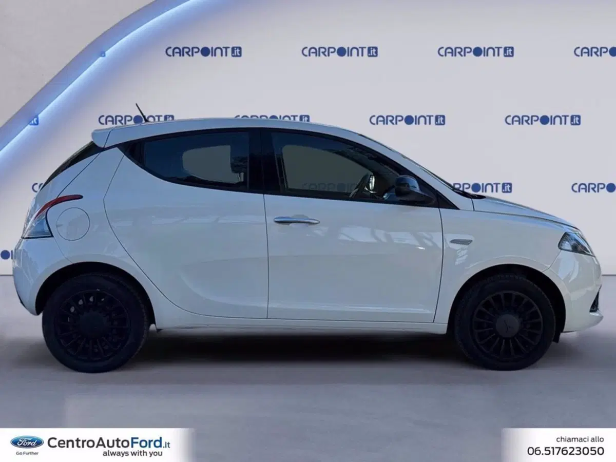 Lancia Ypsilon usata a Roma (6)