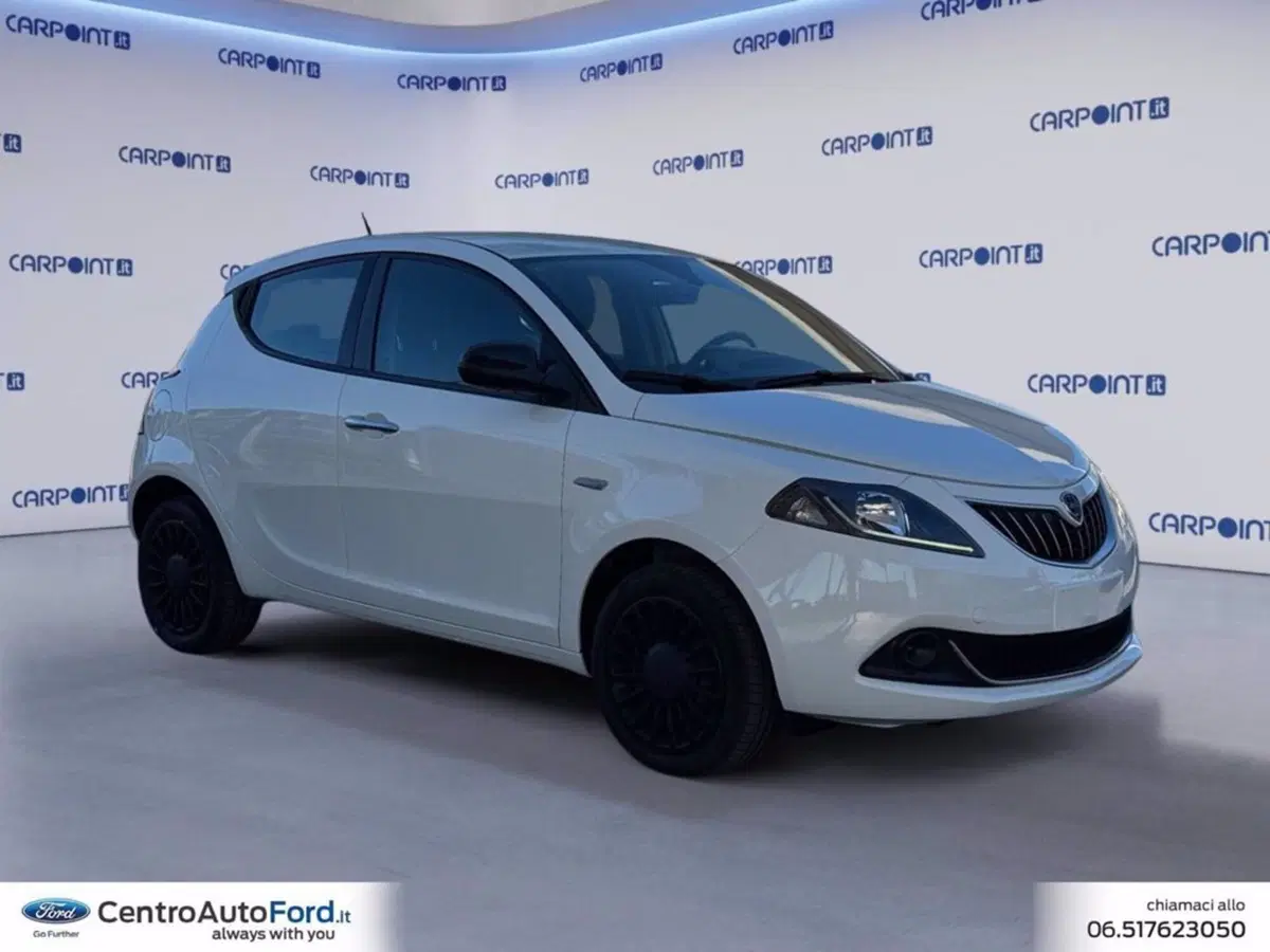 Lancia Ypsilon usata a Roma (7)