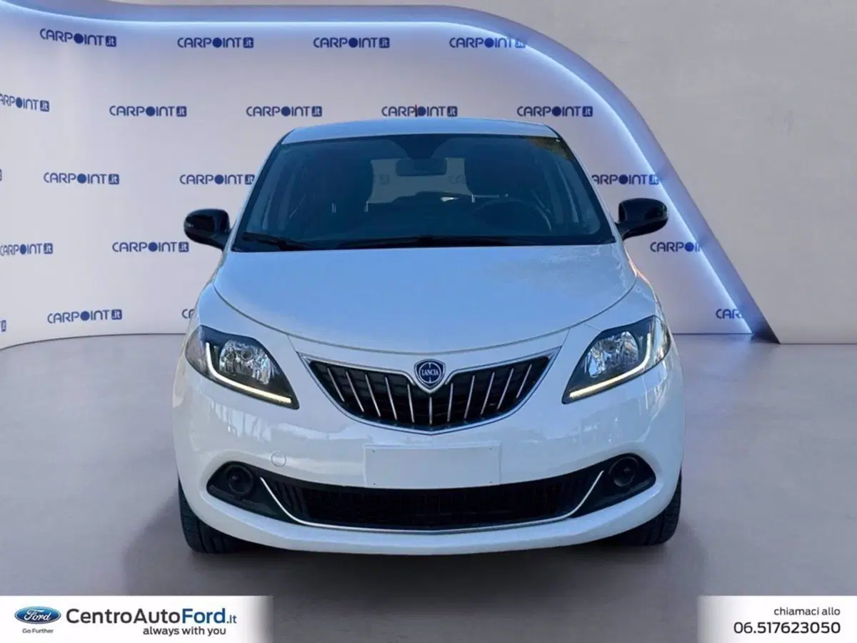 Lancia Ypsilon usata a Roma (8)
