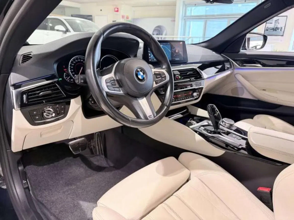 BMW Serie 5 Touring usata a Savona (11)