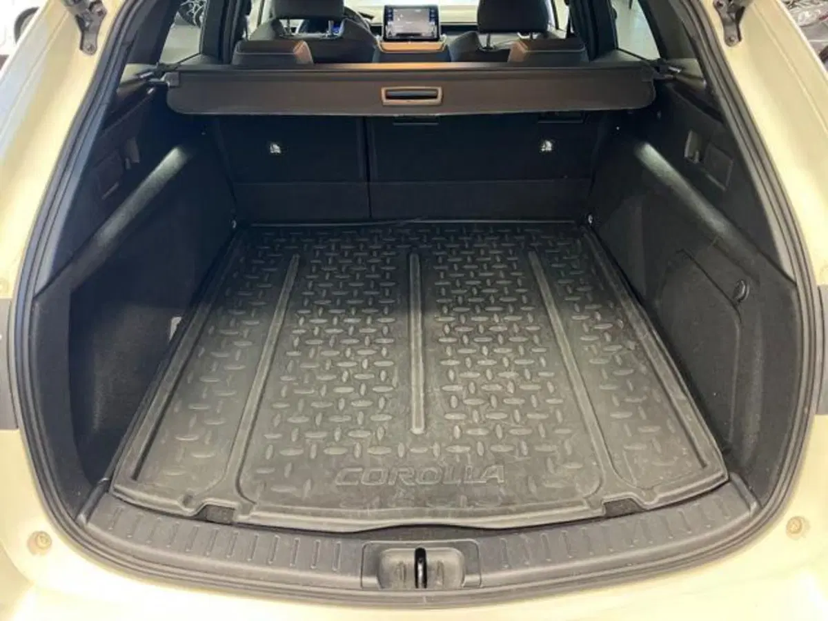 Toyota Corolla Touring Sports usata a Vercelli (11)