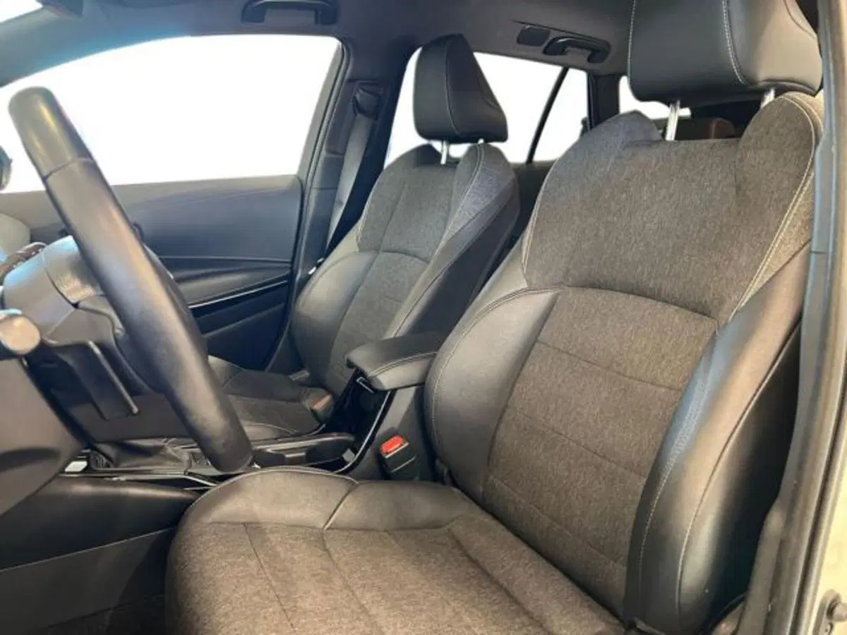 Toyota Corolla Touring Sports usata a Vercelli (7)