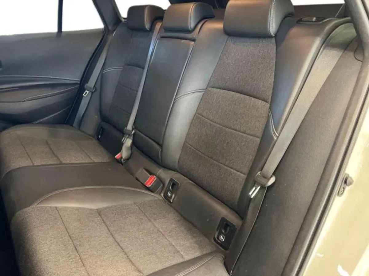 Toyota Corolla Touring Sports usata a Vercelli (8)