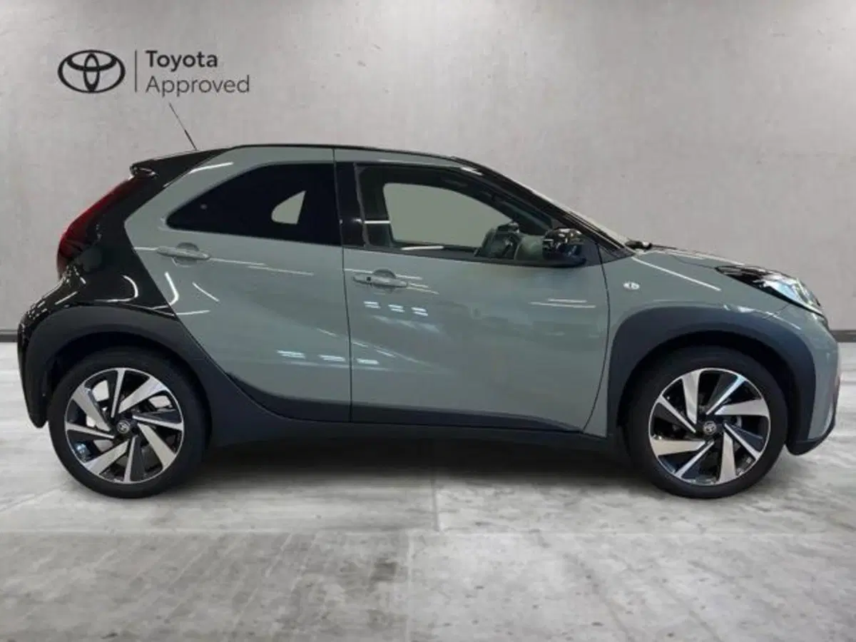 Toyota Aygo X usata a Vercelli (14)