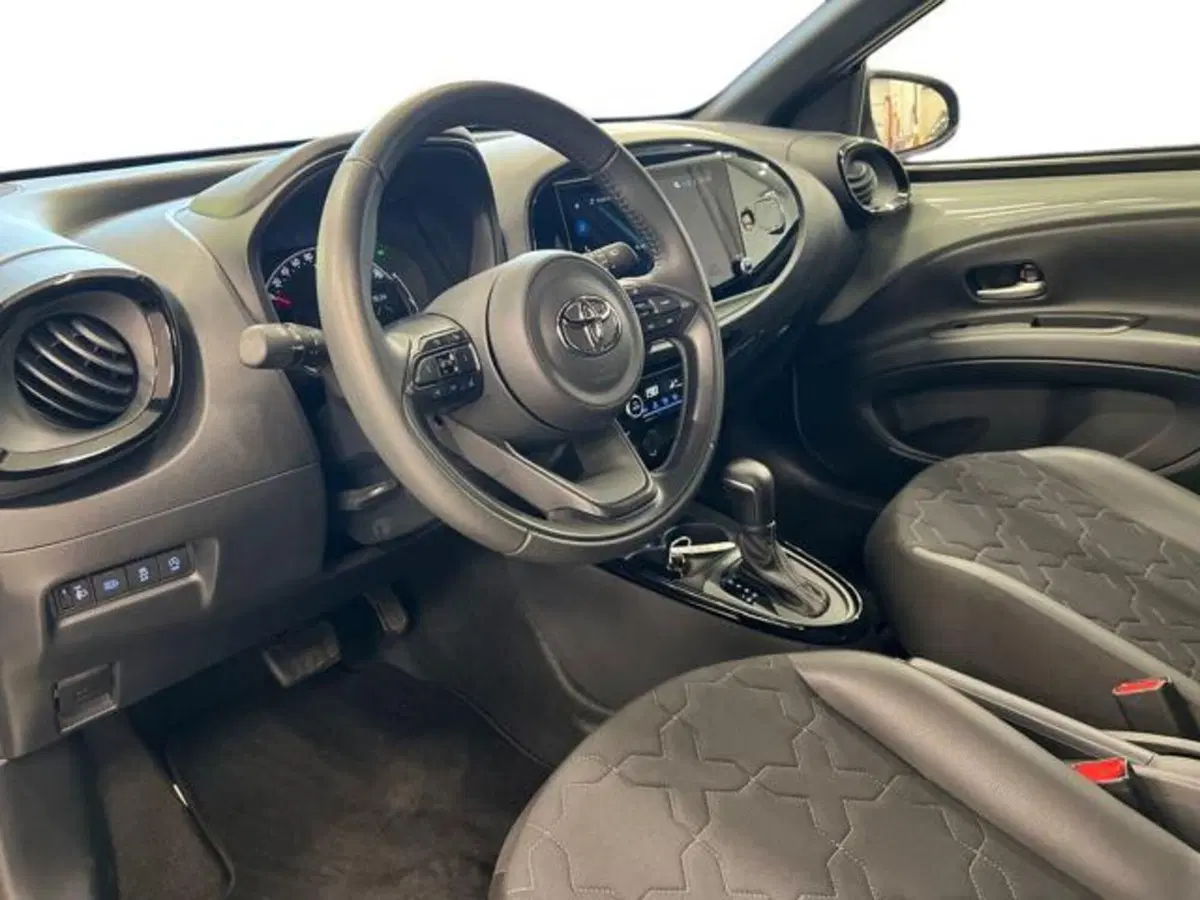 Toyota Aygo X usata a Vercelli (6)