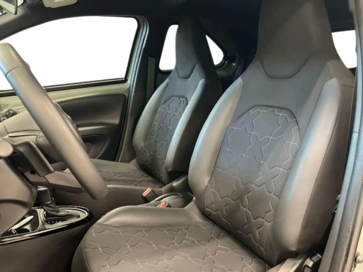 Toyota Aygo X usata a Vercelli (7)