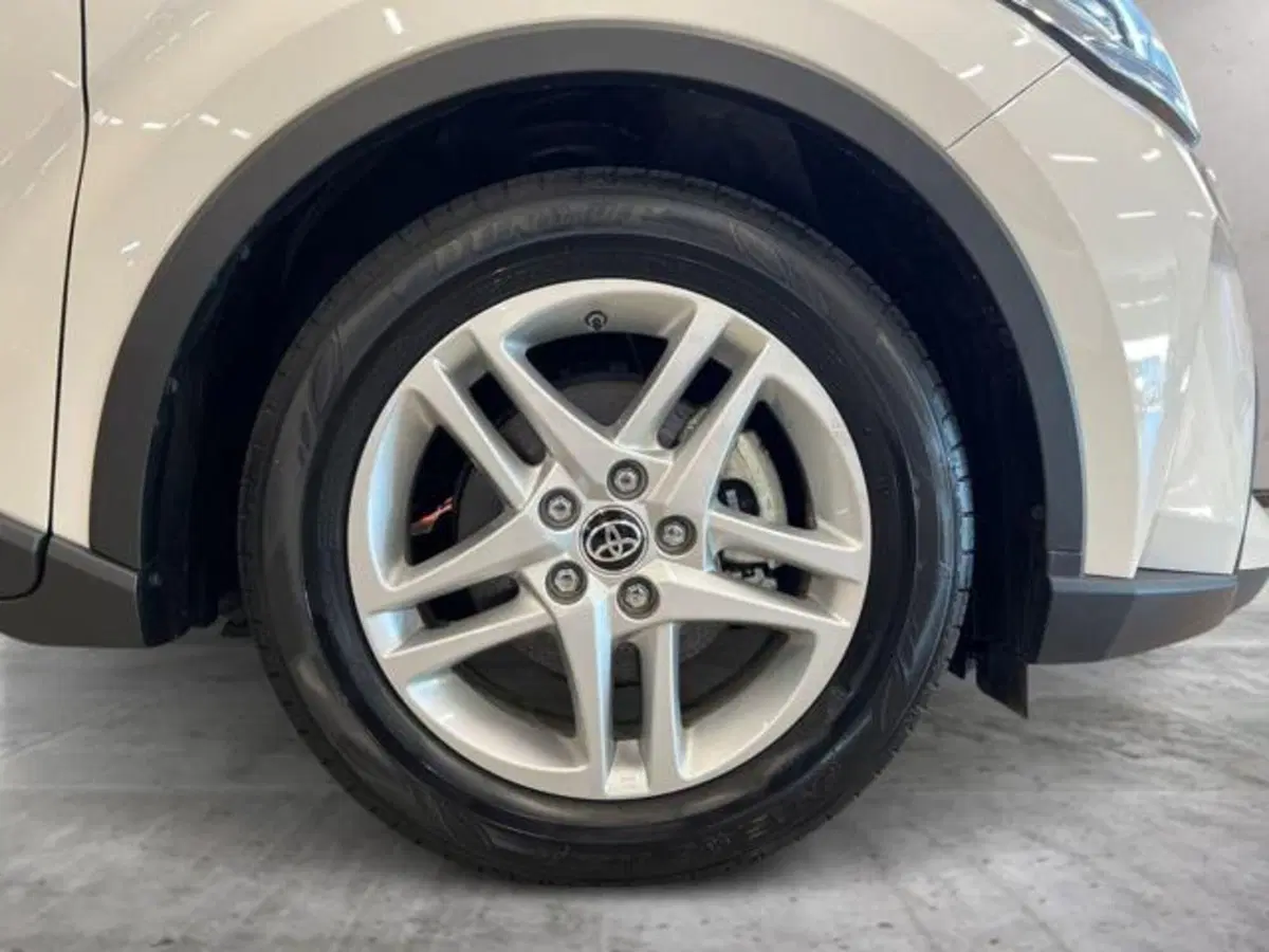 Toyota Toyota C-HR nuova a Vercelli (15)